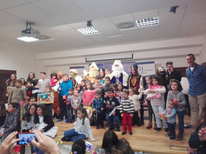 La visita de Sus Majestades de Oriente cerró el programa navideño en Yebra