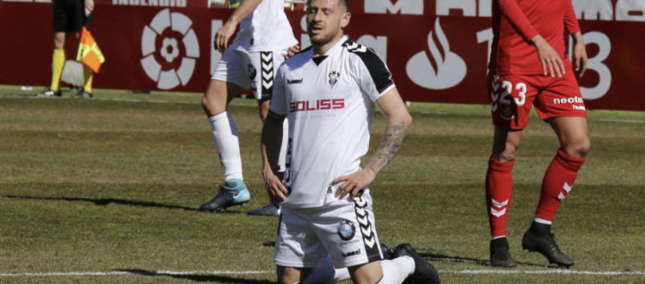 El Alba lo intentó una y otra vez pero al final cayó por la mínima