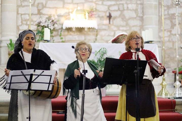 El Certamen de Villancicos de Pareja llegó anoche a su X Edición