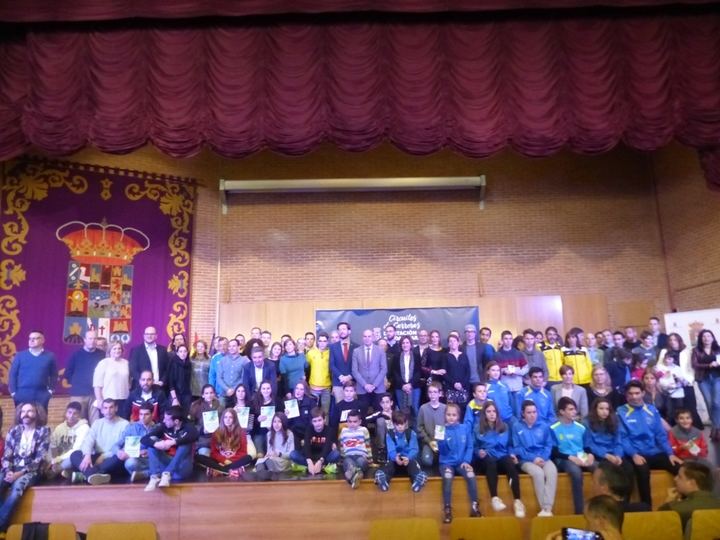 La Diputación entrega los premios de los ganadores de los Circuitos de Carreras Populares, de Montaña y de Menores