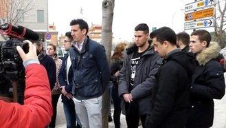 31 de los 42 trabajadores de la piscina de Azuqueca denuncian al alcalde y a dos ediles por acoso