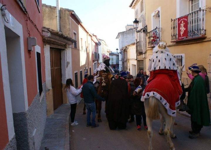 Los Reyes Magos irán de casa en casa entregando regalos por Sacedón el próximo 6 de enero