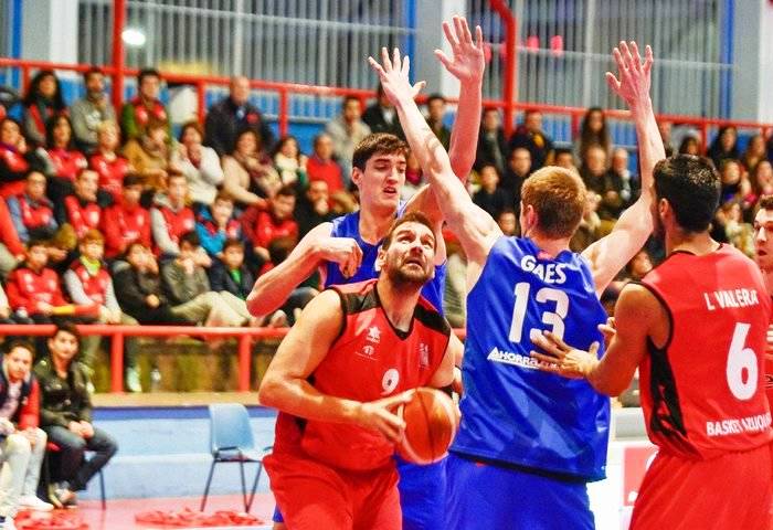 El Isover Basket Azuqueca busca conseguir la docena de victorias en la pista del Casvi