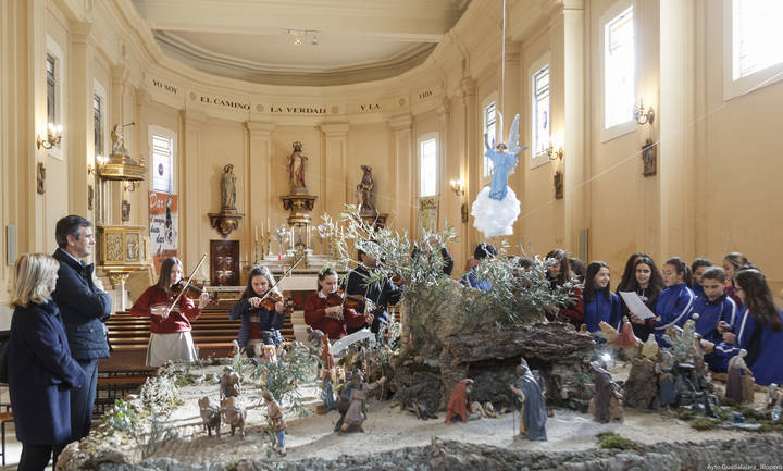 El alcalde de Guadalajara felicita la Navidad a los alumnos y profesores del Sagrado Corazón