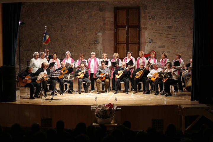 La Rondalla Seguntina recuerda a Pepe Cerezo el día de su Concierto de Navidad