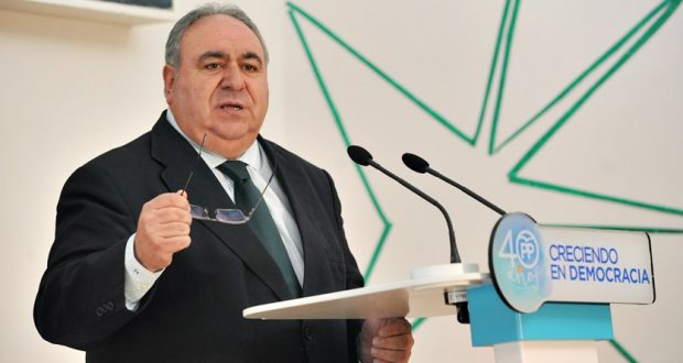 Tirado califica el 2017 como un año de fracasos en la Junta del PSOE y Podemos y presenta un catálogo con 200 incumplimientos de Page