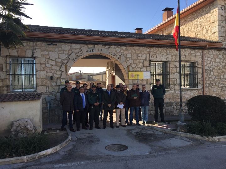 El subdelegado del Gobierno en Guadalajara se reúne con los representantes municipales de la demarcación del cuartel de Torija