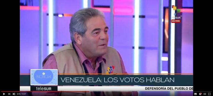 Un alcalde socialista de Albacete defiende el régimen de Maduro durante una entrevista televisiva en Venezuela