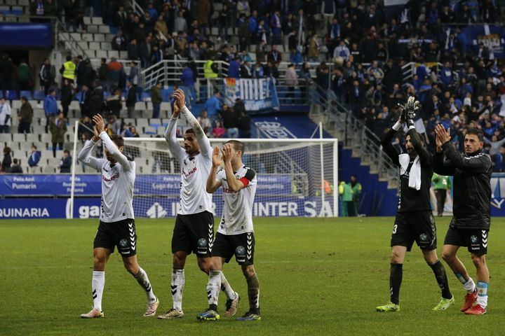 El Alba demuestra ser un bloque compacto y suma en el Carlos Tartiere
