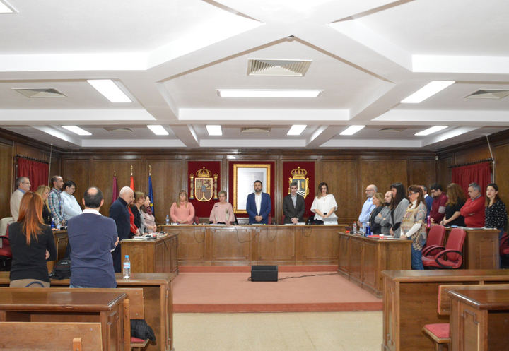 El Pleno de ayuntamiento de Azuqueca reclama más medidas en favor de la igualdad y contra la violencia de género