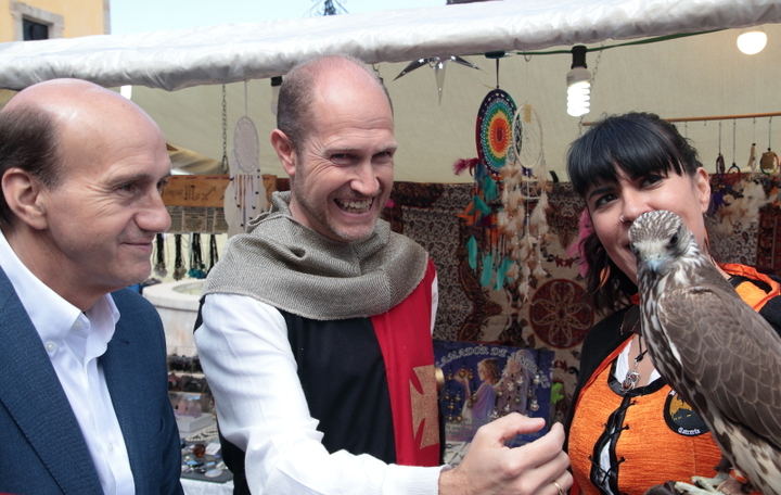 Salió el sol para iluminar la V Feria Medieval de Pareja