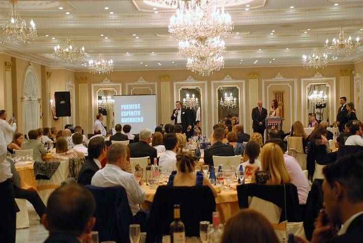 Miguel Redondo recibe el Premio Espíritu Guerrero en Madrid por la serie 