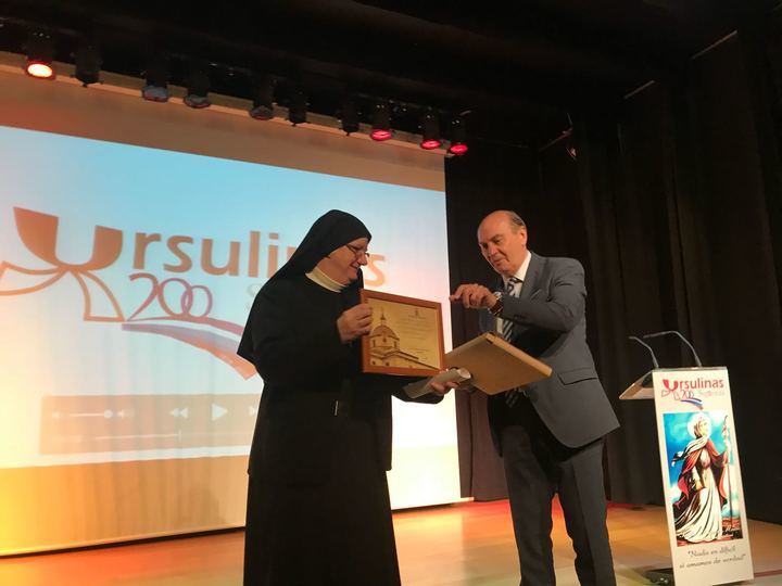 El presidente de la Diputación felicita a las Reverendas Madres Ursulinas de Sigüenza en su bicentenario y resalta su gran labor docente en estos años 