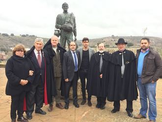 El torero Alberto López Simón recibió 80 kilos de peso en miel en la tradicional fiesta de Interés Turístico de Peñalver