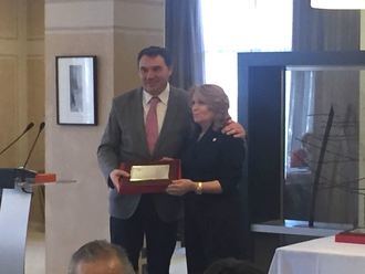 La Diputación de Guadalajara recibe la placa de reconocimiento de la Federación de Jubilados y Pensionistas
