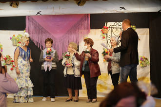 Quer cantó, bailó y disfrutó de teatro y actuaciones musicales en su III Feria de Abril