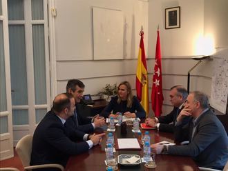 La Consejera de Transportes de Madrid transmite al alcalde de Guadalajara su compromiso para que los vecinos de C-LM puedan seguir beneficiándose del Abono Transportes