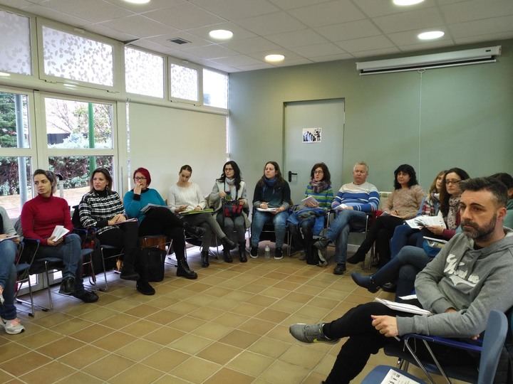 Entusiasta inicio del taller sobre sexualidad, igualdad y literatura infantil en Cabanillas