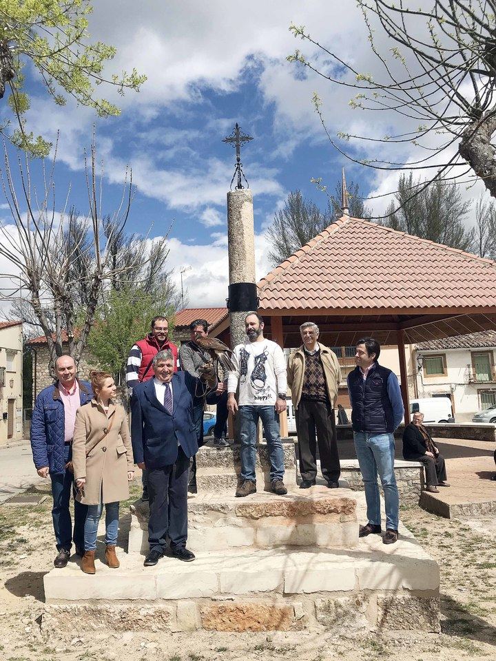 Tamajón inaugura la restauración de su Picota en el XX Mercado Medieval