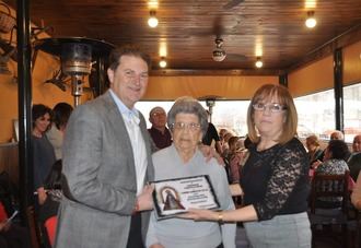 La Asociación Virgen de la Granja de Jubilados y Pensionistas de Yunquera celebra la festividad del "Santo Angel"