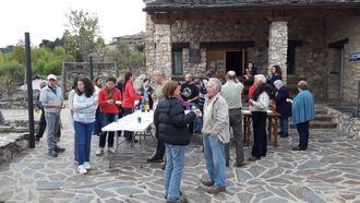 Pan con queso y bollos con chocolate, en el Día de la Colación de Almiruete