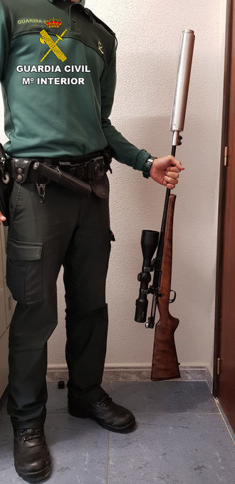 La Guardia Civil detiene a dos personas por tenencia ilícita de armas en Ciruelos del Pinar