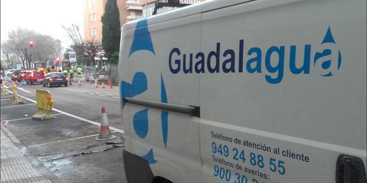 Atención, Guadalagua trabaja desde la pasada madrugada en la resolución de una avería en Avenida de Castilla 