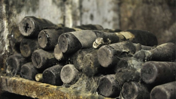 Se vende, en una subasta, una botella de vino de 1774 por más de 100.000 euros