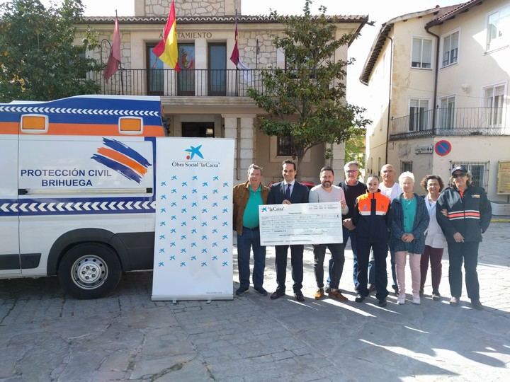El Ayuntamiento de Brihuega, con la colaboración de La Caixa, adquiere una ambulancia de Soporte Vital Básico