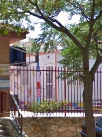 Iriépal tendrá que seguir esperando en barracones porque la oferta de Page para construir el colegio no convence a ninguna empresa