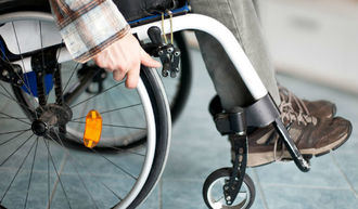 Plataforma de la Dependencia: Los tres años de Gobierno de Page han sido un 'low cost' con más de 6.000 expedientes en los cajones