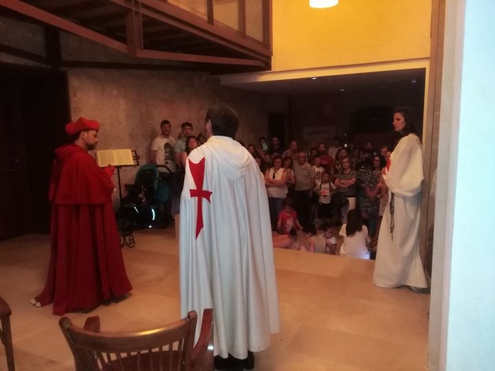 Los templarios volvieron a protagonizar las exitosas visitas nocturnas al castillo de Torija