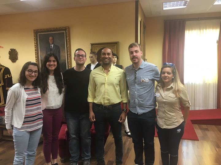 Armengol Engonga recibe a la nueva Asociación de Sordos de Guadalajara