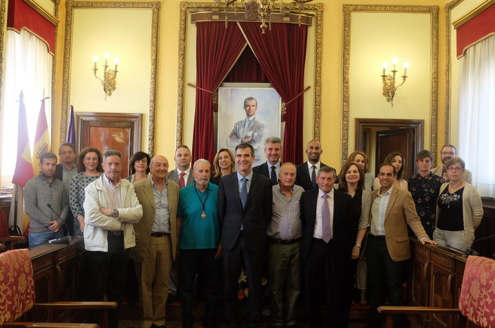 El Ayuntamiento de Guadalajara distingue a los trabajadores municipales jubilados en 2017
