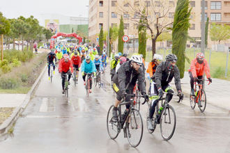 Cerca de 200 corredores participaron en la IV Marcha Cicloturista José Luis Viejo en Azuqueca