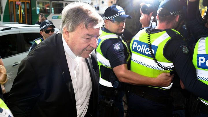 El número tres del Vaticano, el cardenal australiano George Pell, en el banquillo por presunto pederasta