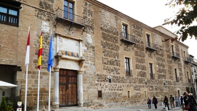Exigen al Gobierno de Page “respeto” y la “utilización democrática y no sectaria” de las instalaciones oficiales de Castilla La Mancha