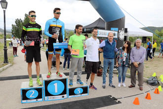 Javi Rosado “tripite” en el Acuatlón 'Dani Molina' de Pareja