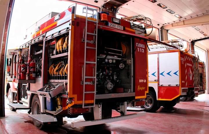 Rescatan en Cuenca a dos mujeres y una niña atrapadas en su vehículo por una una crecida de agua y tormentas