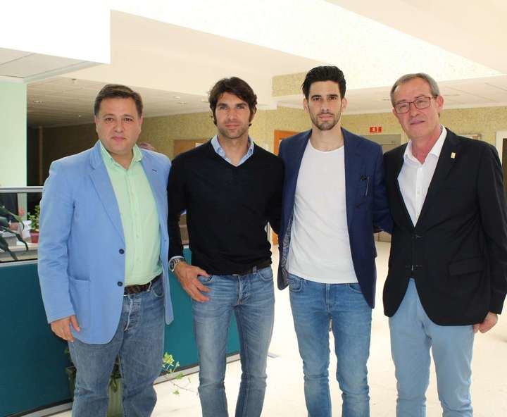 Los diestros Cayetano Rivera y Alberto López Simón visitan el Centro Ocupacional de Asprona en Albacete