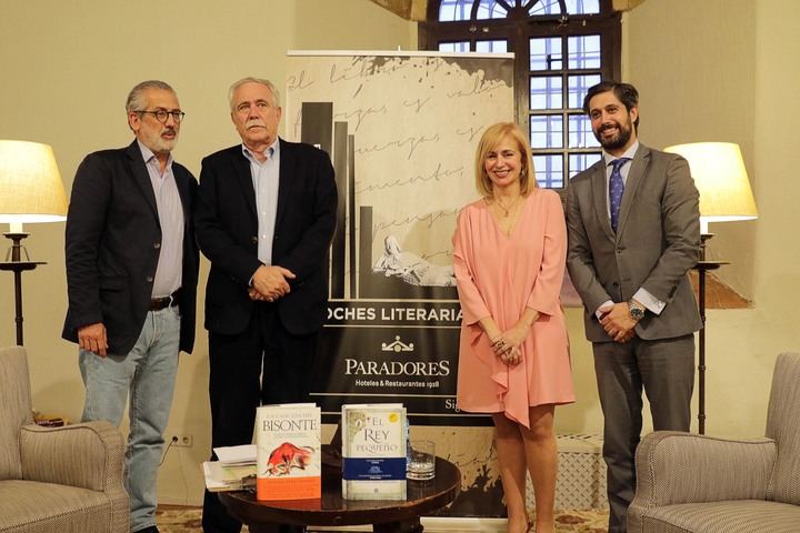 Antonio Pérez Henares ha protagonizado la XI Velada Literaria de Sigüenza : “La Prehistoria es la Edad de Oro de la Humanidad”