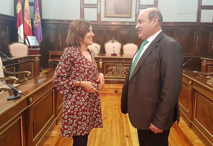 Ramírez muestra su satisfacción por la inversión en eficiencia energética aprobada en la Diputación para El Casar-Mesones