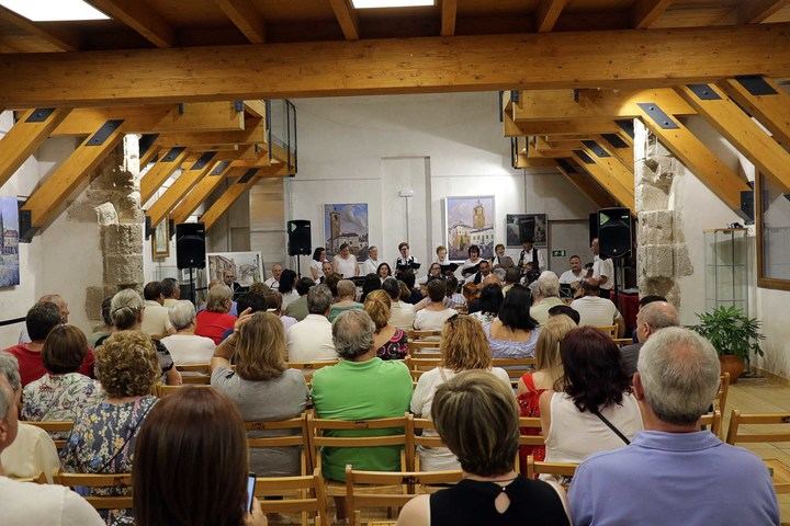 Emotivo concierto de fin de curso de la Rondalla de Almonacid