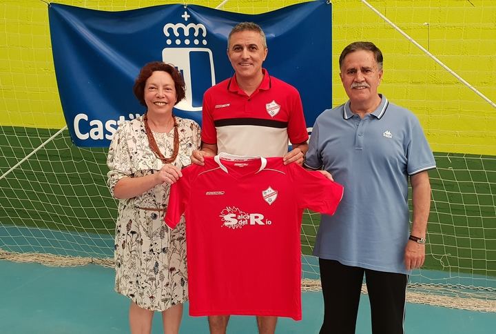 Javi Triguero cumplirá su tercera temporada en el Chiloeches femenino