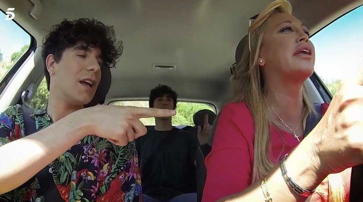 DIEZ MINUTOS La Esteban la lía como presentadora…con la policía