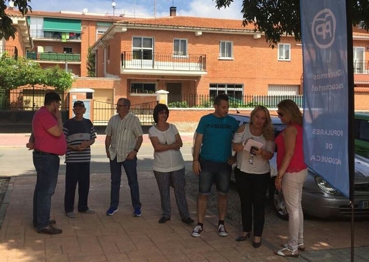 “Un año después, la vida sigue de mal en peor para los vecinos del barrio azudense de El Vallejo e Institutos”
