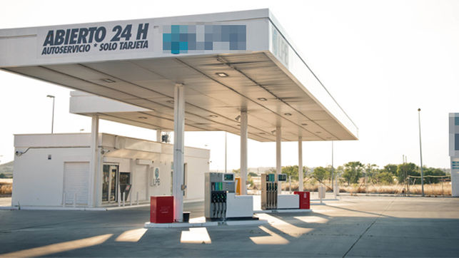 Facua critica que el Gobierno de Page respalde las gasolineras desatendidas en Castilla La Mancha