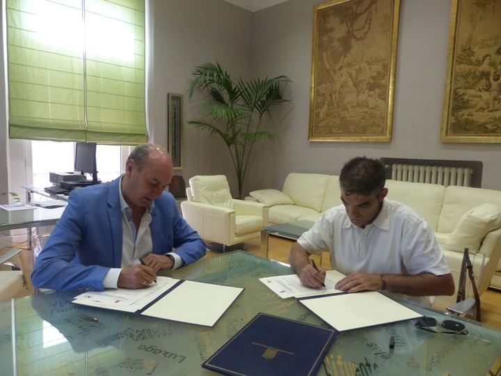 La Diputación colabora con la Asociación de Artesanos para la promoción del sector en la provincia