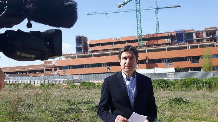 El PP exige explicaciones en las Cortes sobre “los ‘obreros figurantes’ que van con Page cuando visita las obras del Hospital de Guadalajara”