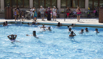 El Patronato Deportivo Municipal organiza unas jornadas de ocio lúdico deportivas en la piscina de San Roque